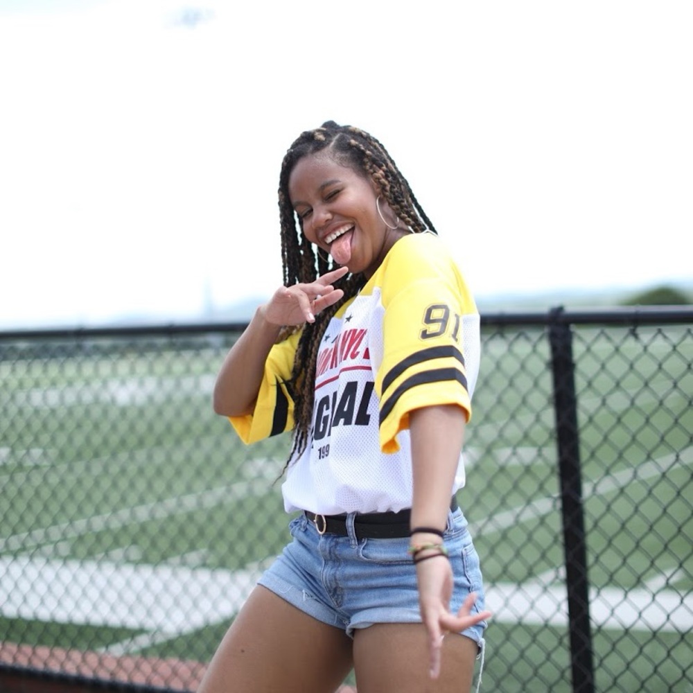 Meet your Posher, Nia